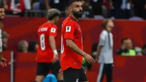 أسطورة هولندا يدعم صلاح: «قادر على النجاح في برشلونة والدوري الإسباني»
