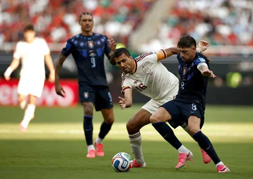 شاهد الهدف الأول في مباراة إسبانيا وأوروجواي بكأس العالم.. فيديو