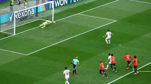 مصطفى شوبير يتألق ويتصدى لركلة جزاء في مباراة مصر وإيران.. فيديو
