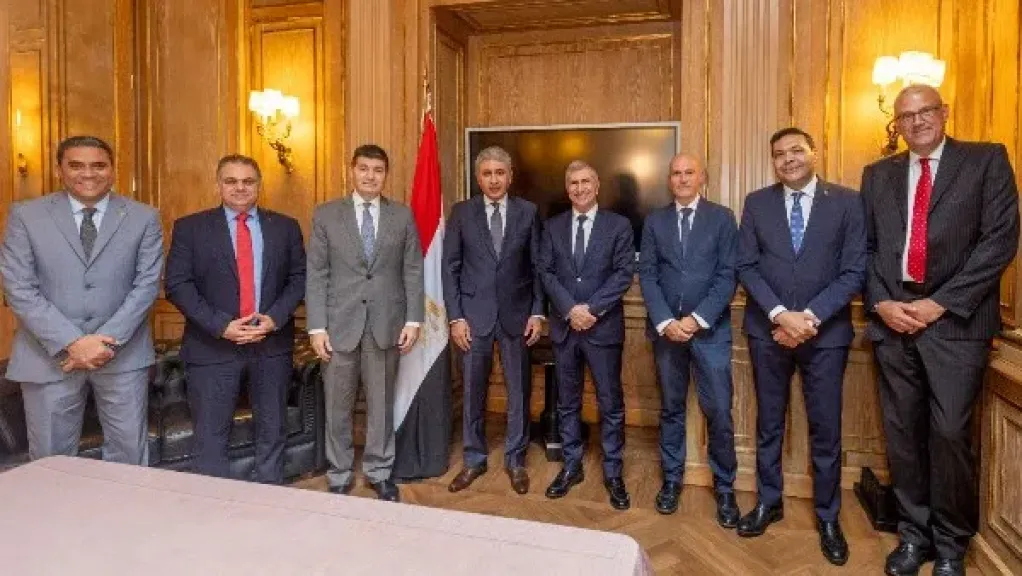 وزير السياحة والآثار