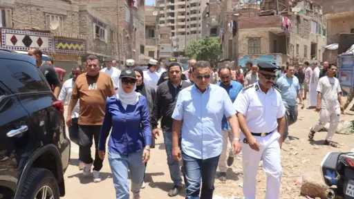 محافظ القليوبية يجري جولة تفقدية لمتابعة إزالة الأسواق العشوائية بمحيط سوق بهتيم