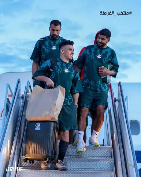 شاهد بالصور لحظة وصول بعثة مصر إلى سبوكين استعدادًا لمواجهة أستراليا بكأس العالم 2026
