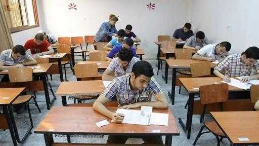 طلاب الثانوية العامة يؤدون امتحان اللغة العربية في جميع محافظات الجمهورية