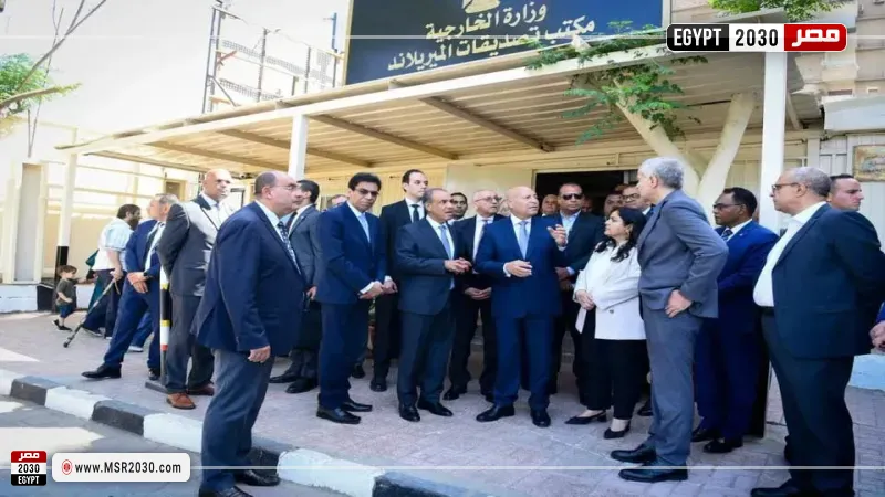 جانب من جولة وزير الخارجية