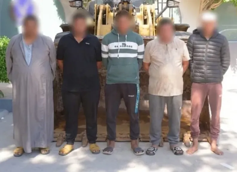 المتهمين 