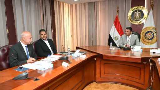 وزير الصناعة يبحث مع شركة أونا إلكتريك آليات دعم وتطوير الصناعات الكهربائية المحلية