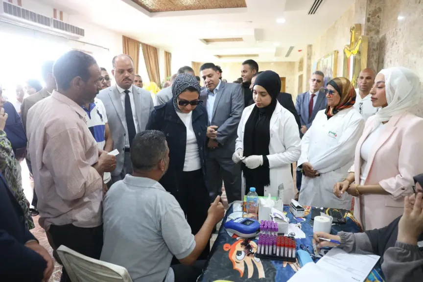 محافظ الوادي الجديد تدشن إنطلاق حملة التبرع بالدم