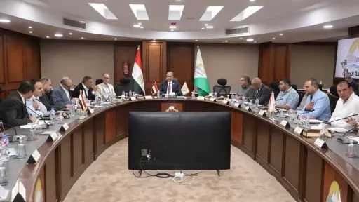 محافظ الجيزة يلتقي أعضاء مجلسي النواب والشيوخ عن دائرة بولاق الدكرور لمتابعة احتياجات المواطنين