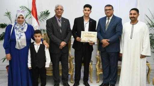 محافظ قنا يكرم أوائل الشهادة الإعدادية ويؤكد: دعم المتفوقين وتشجيعهم لدوام التميز