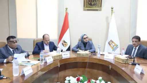 محافظ الوادي الجديد تترأس لجنة اختبار المتقدمين لشغل وظيفة رئيس وحدة قروية