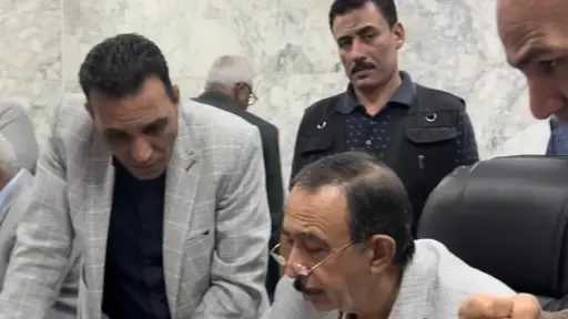 في لفتة إنسانية.. محافظ سوهاج يستجيب لطلب فتاة من ذوي الهمم بلغة الإشارة ويوجه بتوفير مصدر رزق لها