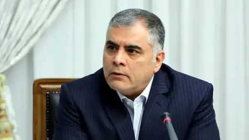 التلفزيون الإيراني ينفي استقالة وزير النفط محسن باك نجاد