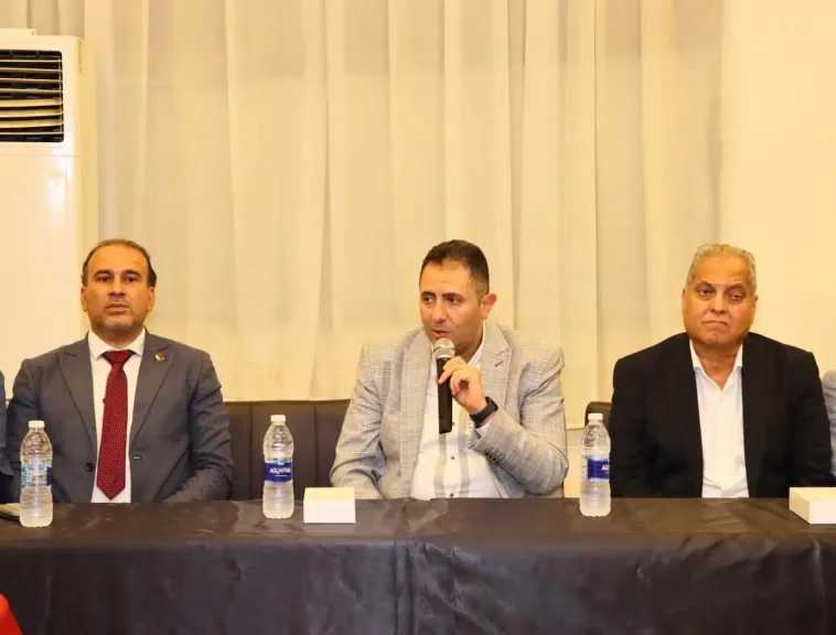 محافظ دمياط يلتقى مع نقباء وممثلى النقابات الطبية والقطاع الطبى بالمحافظة لمناقشة عدد من الملفات