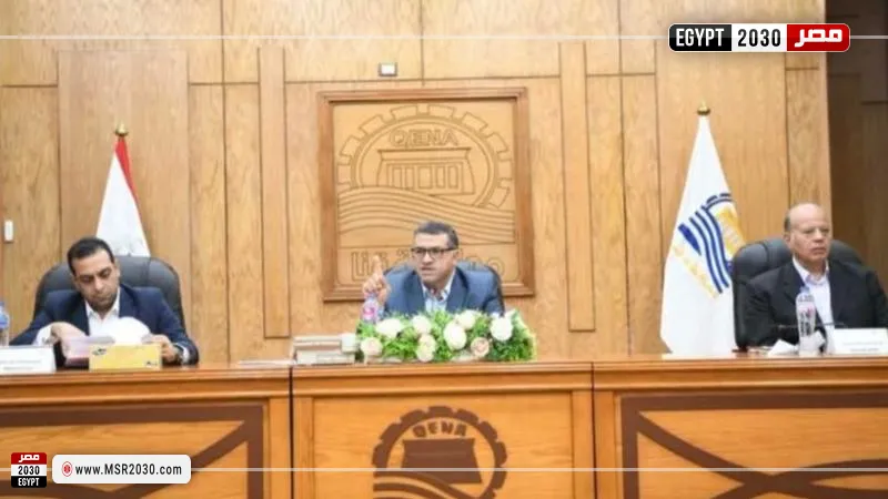 محافظ قنا