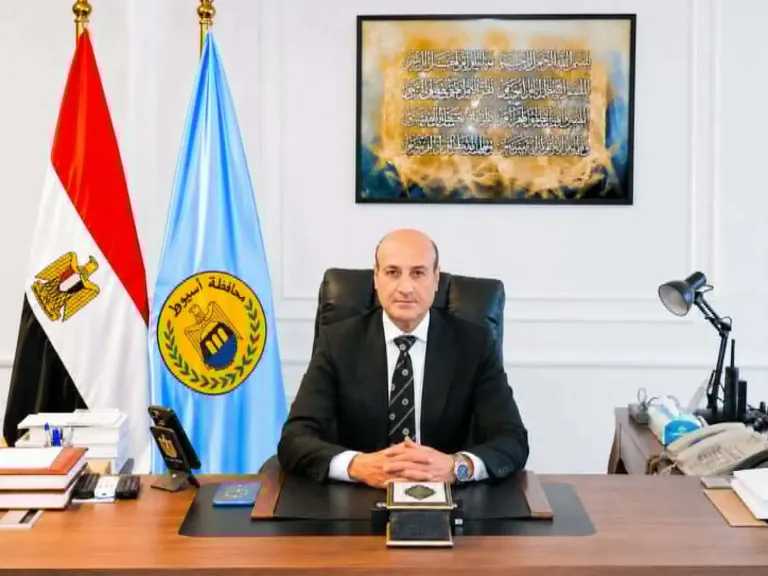 محافظ أسيوط يجري حركة تنقلات.. والاستغناء عن 4 رؤساء وحدات المحلية