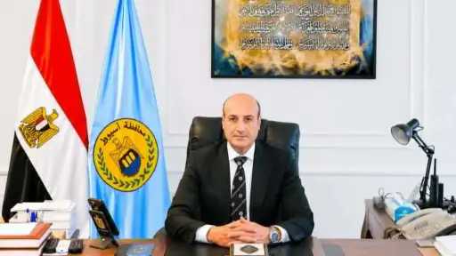 محافظ أسيوط يجري حركة تنقلات.. والاستغناء عن 4 رؤساء وحدات المحلية