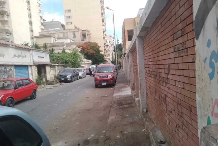 رفع مخلفات طبية ونفايات من 10 مواقع بالإسكندرية بعد بلاغات المواطنين