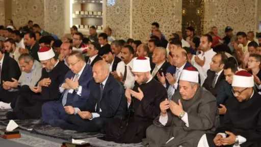 وزير الأوقاف يؤدي الجمعة بمسجد مصر الكبير بالعاصمة الجديدة