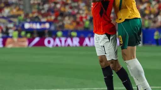 هدف ذاتي.. محمد هاني يسجل بمباراة مصر وأستراليا بكأس العالم (فيديو)
