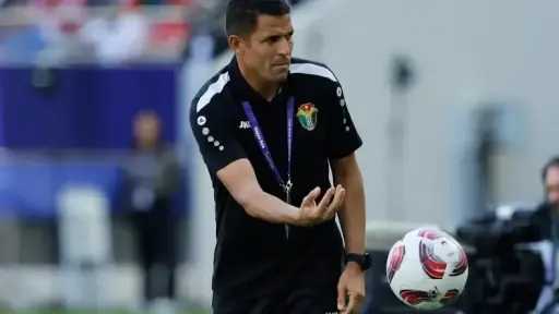 الأهلي يكشف موعد المؤتمر الصحفي لتقديم حسين عموتة الأهلي يكشف موعد المؤتمر الصحفي لتقديم حسين عموتة