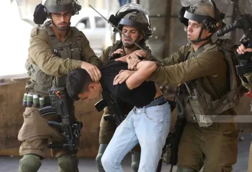 قوات الاحتلال الإسرائيلي تعتقل 7 فلسطينيين من الضفة الغربية