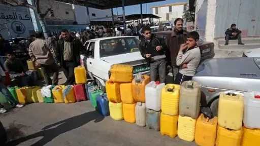 بلدية غزة: العجز المائي وصل 70% ونقص الوقود... بلدية غزة: العجز المائي وصل 70% ونقص الوقود والزيوت يُهدد بتوقف ما تبقى من آبار