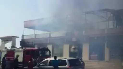 إصابة عاملين في حريق كافتيريا إثر انفجار أسطوانة... إصابة عاملين في حريق كافتيريا إثر انفجار أسطوانة بوتاجاز بقنا