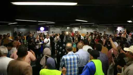 مترو الأنفاق يحتفي بأحمد شوقي في محطة محمد... مترو الأنفاق يحتفي بأحمد شوقي في محطة محمد نجيب وسط تفاعل الركاب