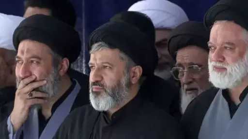 جثمان خامنئي يتجه إلى النجف بعد تشييعه في... جثمان خامنئي يتجه إلى النجف بعد تشييعه في طهران