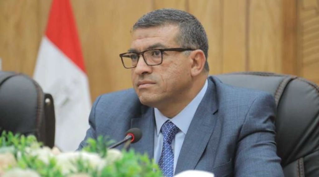 محافظ قنا