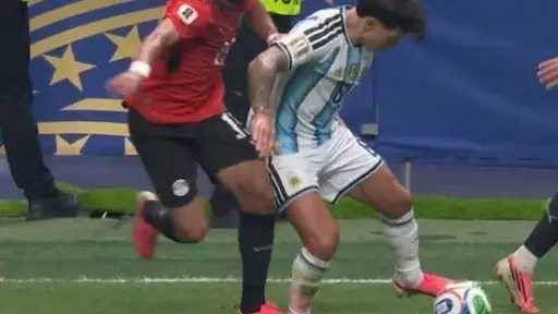 تقنية الفيديو تلغي هدف مصر الثاني أمام الأرجنتين... تقنية الفيديو تلغي هدف مصر الثاني أمام الأرجنتين في كأس العالم 2026