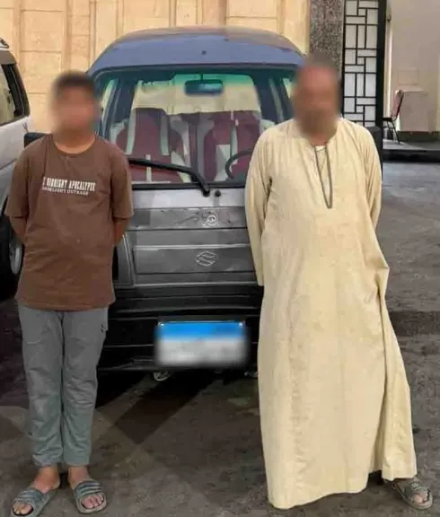 ضبط طفل يقود سيارة