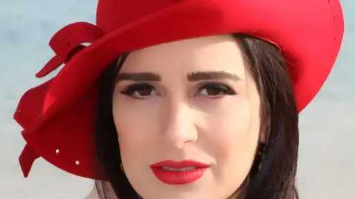 ميرنا وليد: كنت أحلم بالعمل في الصحافة.. ولقائي... ميرنا وليد: كنت أحلم بالعمل في الصحافة.. ولقائي بسعاد حسني غيّر مستقبلي الفني