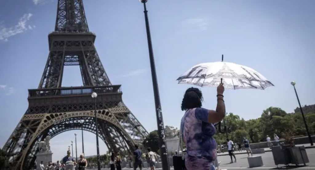 فرنسا تحت وطأة موجة حر جديدة وتحذيرات مع توسع الحرائق