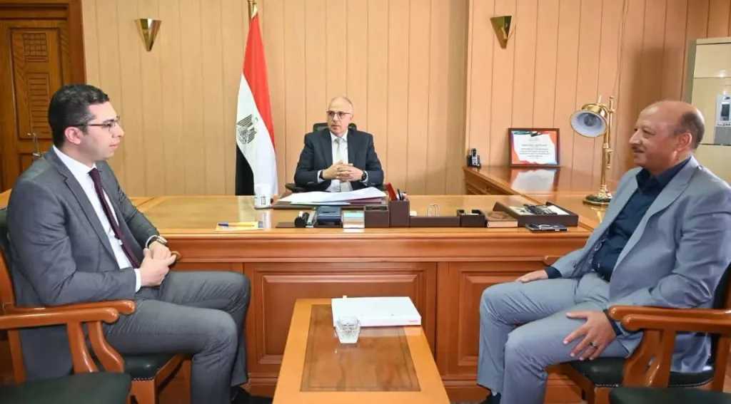 وزير الري يتابع مشروعات التعاون مع دول حوض النيل ويؤكد استمرار دعم مصر للمشروعات التنموية