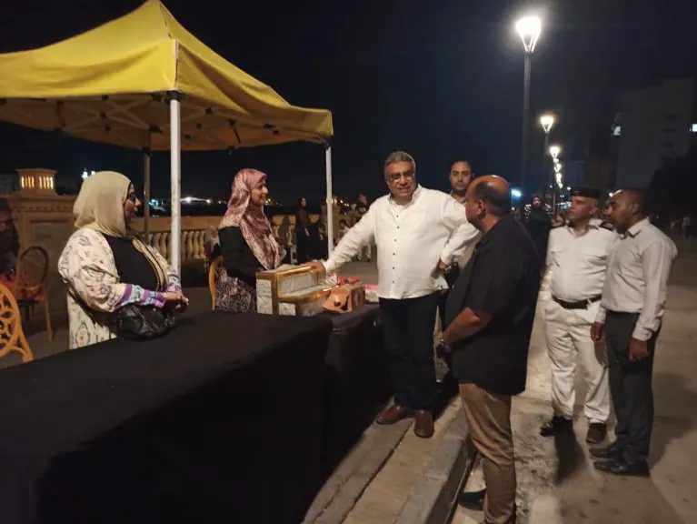 محافظ الدقهلية يتفقد ”ممشى البهجة” ضمن فعاليات المهرجان القومي للمسرح