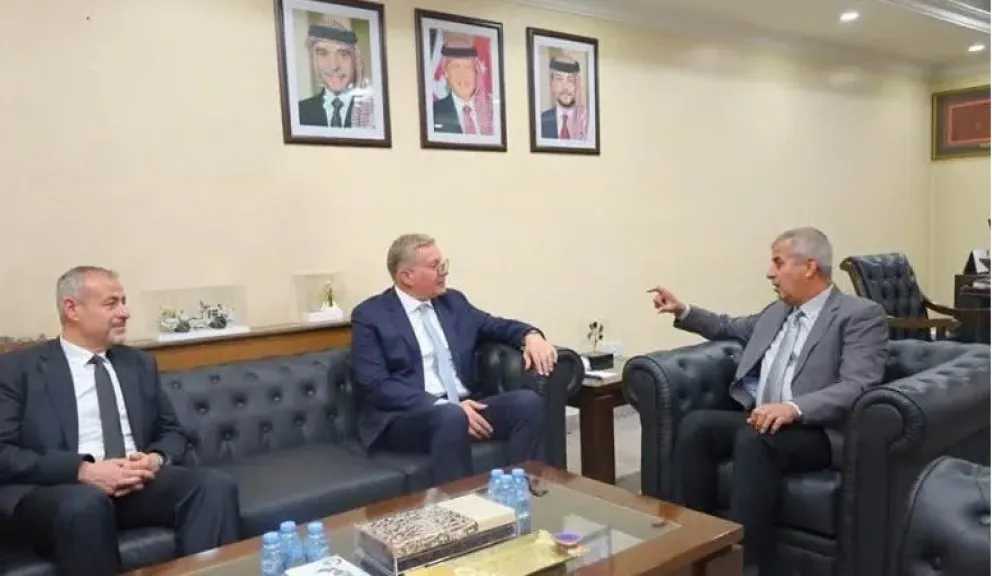 وزير البترول يبحث مع نظيره الأردني تعزيز التكامل في مشروعات الطاقة والتعدين بين البلدين