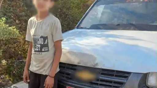 طفل يقود سيارة جمع قمامة يثير الجدل في المعادي.. ضبط السيارة وقائدها بالفيوم