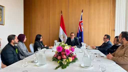 سفير مصر في أستراليا يلتقي بمجموعة من الدارسين... سفير مصر في أستراليا يلتقي بمجموعة من الدارسين المصريين بالجامعات الأسترالية