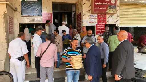 محافظ الدقهلية يتابع انتظام سير العمل بمخبز المحافظة... محافظ الدقهلية يتابع انتظام سير العمل بمخبز المحافظة الكبير للخبز المدعم بالمنصورة