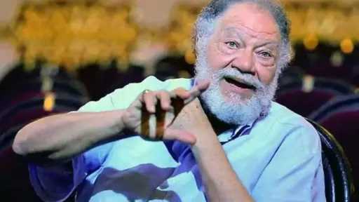 يحيى الفخراني: حق الأداء العلني يحفظ كرامة الفنان.. ويروي موقفًا مؤثرًا مع أسرة إسماعيل ياسين