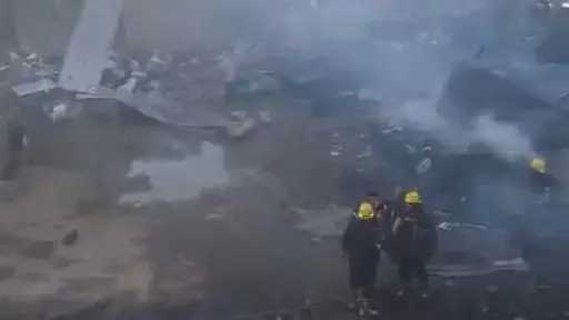 حريق يلتهم مخزن خردة بالعمرانية حريق يلتهم مخزن خردة بالعمرانية