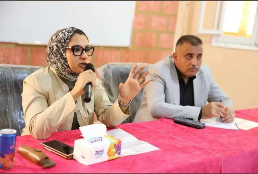 محافظ الوادي الجديد تعقد لقاء جماهيريا مع أهالي غرب الموهوب بالداخلة