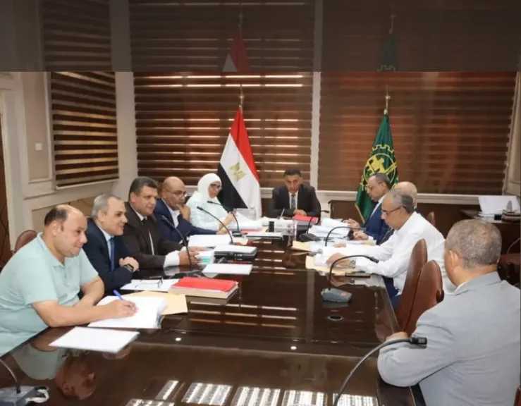 محافظ القليوبية يترأس اجتماع اللجنة العليا للقيادات