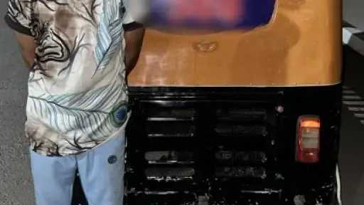 الداخلية تكشف ملابسات فيديو سير ”توك توك” داخل مطار القاهرة.. وضبط السائق