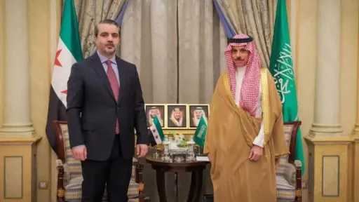 وزيرا خارجية السعودية وسوريا يبحثان الجهود المبذولة لدعم... وزيرا خارجية السعودية وسوريا يبحثان الجهود المبذولة لدعم الأمن والاستقرار في المنطقة