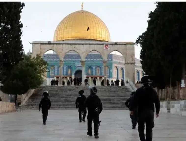 مسئول فلسطيني يحذر من مخططات الاحتلال لتغيير الوضع التاريخي في المسجد الأقصى