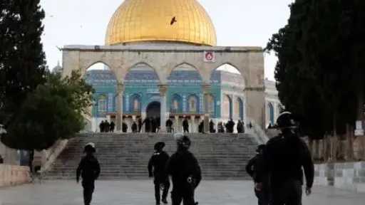 مسئول فلسطيني يحذر من مخططات الاحتلال لتغيير الوضع... مسئول فلسطيني يحذر من مخططات الاحتلال لتغيير الوضع التاريخي في المسجد الأقصى