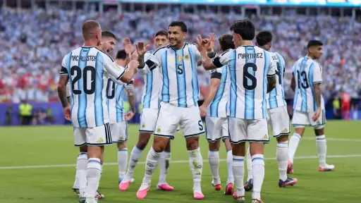 البيت الأبيض يتخذ قرارًا غريبًا تجاه الأرجنتين حال... البيت الأبيض يتخذ قرارًا غريبًا تجاه الأرجنتين حال فوزها بـ كأس العالم