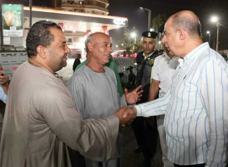 محافظ المنيا يوجه بإزالة الإعلانات المخالفة وتكثيف حملات رفع الإشغالات